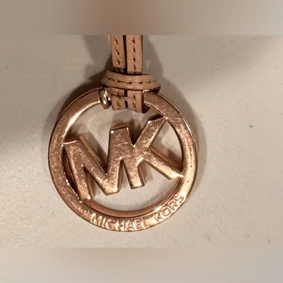 Michael Kors | monogram metallic tote bag. - Picture 7 of 16